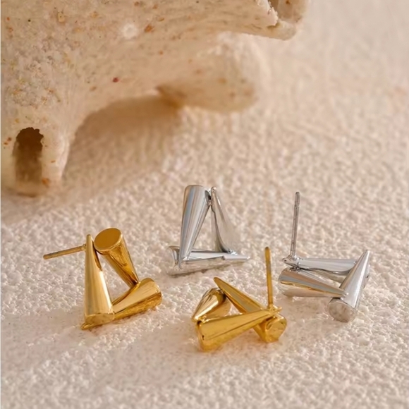 Minimalist Stainless Steel Triangle Stud Earrings - Picture 4 of 6